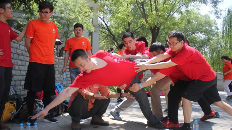 FPS圈跨界团建：重燃青春的CF盛宴