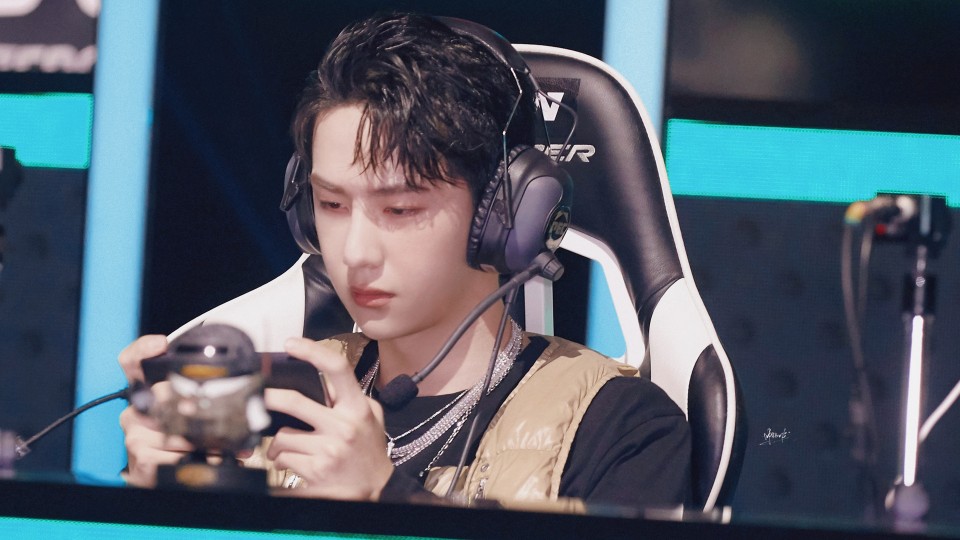 最帅的电竞男主脸杨洋第三李现第二第一名是天生的电竞男主