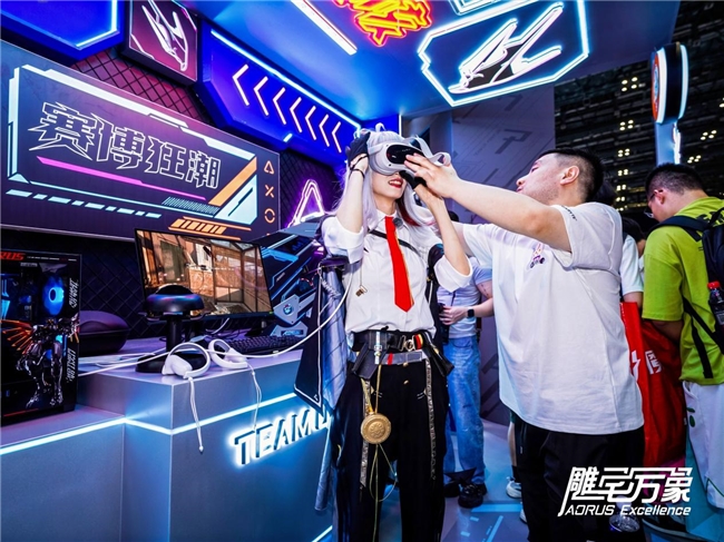 BW2025技嘉AORUS战力全开次元突破！硬核电竞引爆文化狂潮(图3)