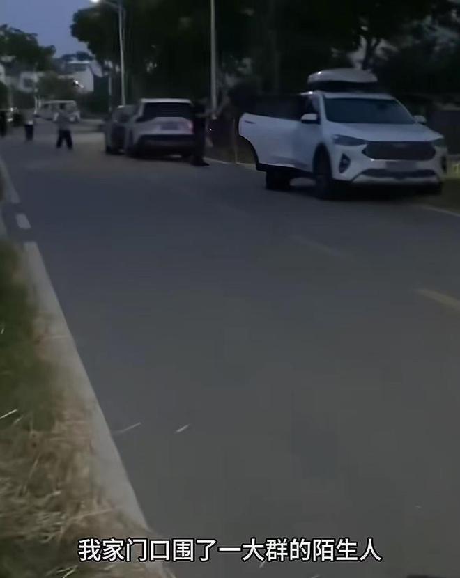 沭阳4姐弟一夜爆火后门口出现很多陌生人大衣哥的话有人信了(图8)