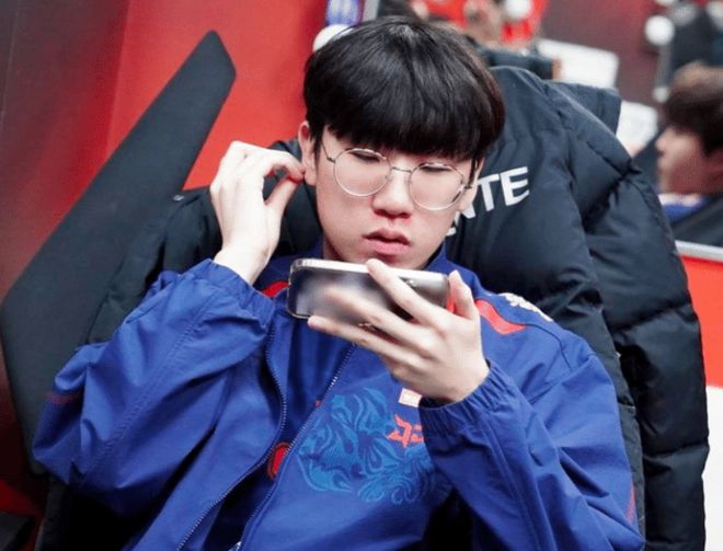 Ruler透露退役时间准备跟faker死磕到底想打到32岁