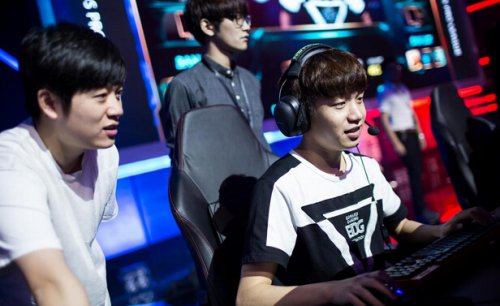 世界赛TOP20选手排名：GEN包揽前三