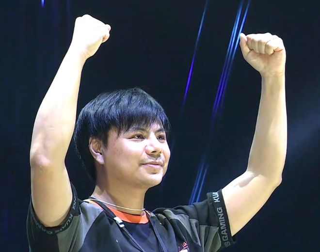 小孩曾卓君离开中国赛区加入沙特豪门俱乐部获得巨额签约费