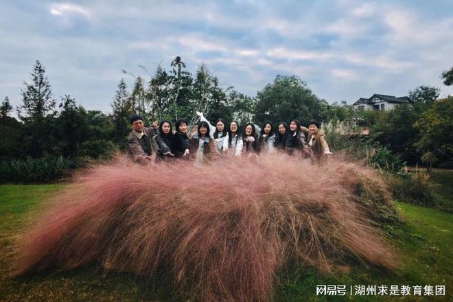 凝心聚力 携手同行｜德清求是国美部组织班主任团建活动(图2)