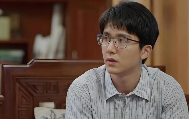 团建时我帮董事长夫人提包同事都笑我没出息董事长找我面聊(图4)