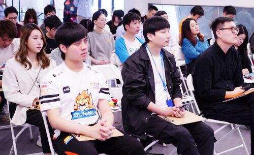 那些来自中国的电竞世界冠军们都经历过些什么？