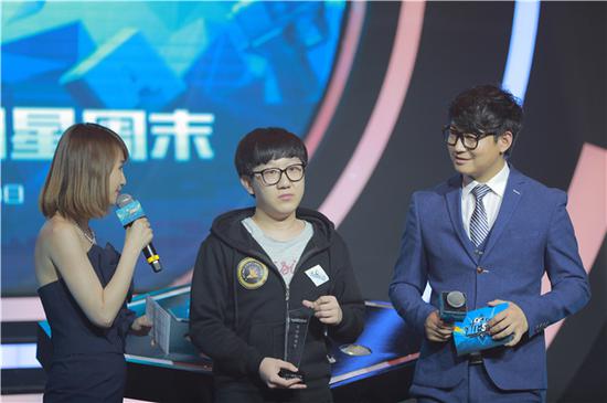 小孩哥王者30星想当职业选手被亲爹送去电竞基地一个月道心破碎