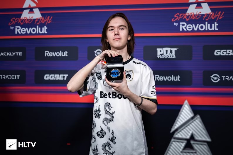 CS晚报：b1t荣获2025年度TOP20ropz认为donk或将成为GOAT