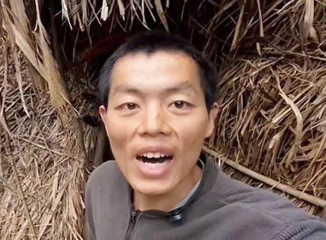 荒野求生内讧！热门选手被赛事方抛弃后怒了 半夜买票坐高铁回家