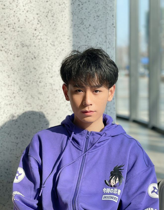 电竞男主的脸有了KPL选手无畏颜值出圈这不进军娱乐圈？(图2)