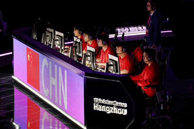 4000名网瘾少年电竞梦碎：你以为躺着赚钱现实比高考还残酷！(图4)