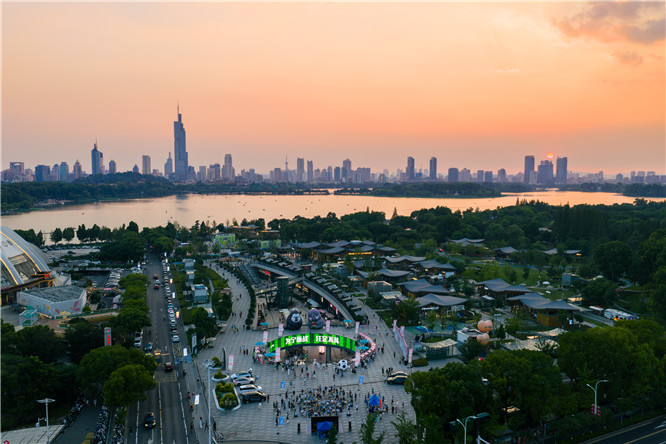 湖人球迷欢欣鼓舞！湖人127-113大胜骑士以下5点预示球队成争冠大热门(图1)