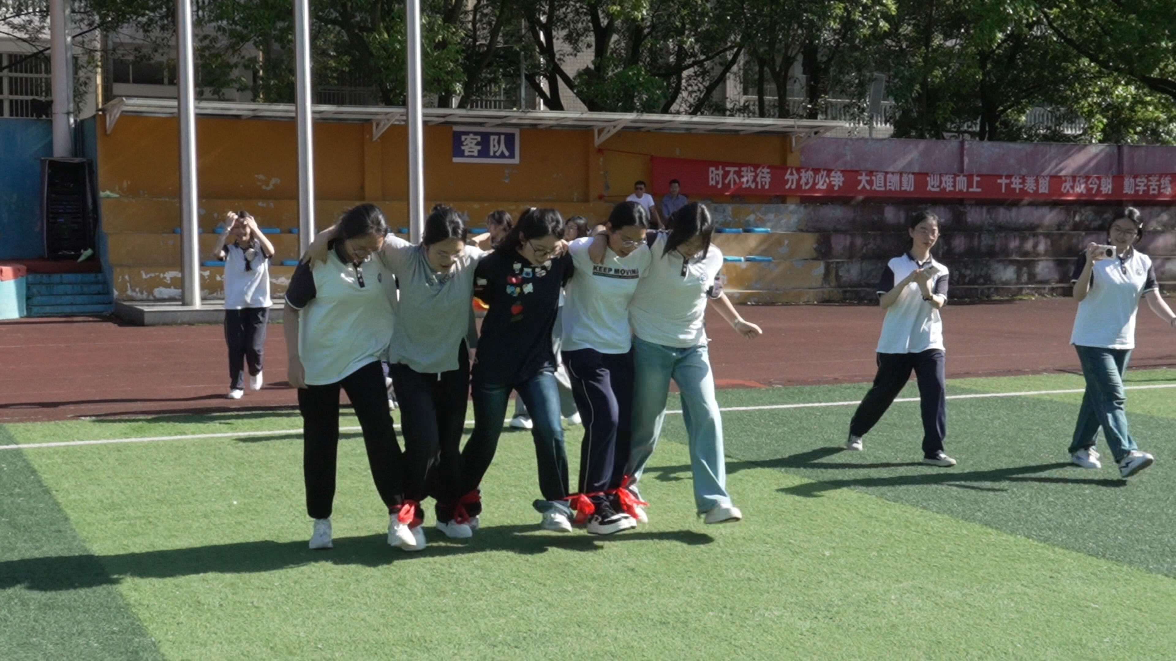 建始一中：轻松上阵迎高考减压团辅暖人心(图2)