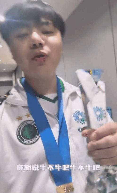 连冠铸就格斗传奇！小孩曾卓君《饿狼传说：群狼之城》再夺冠引爆玩家圈热议(图3)
