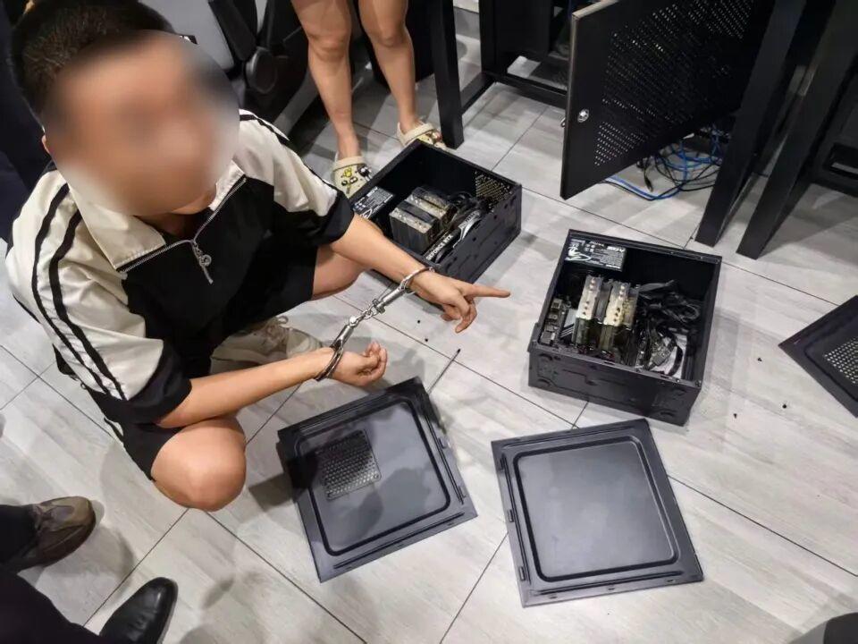 两小伙入住多家电竞酒店专偷贵价显卡民警：涉案金额近8万元有的老板还未察觉(图4)