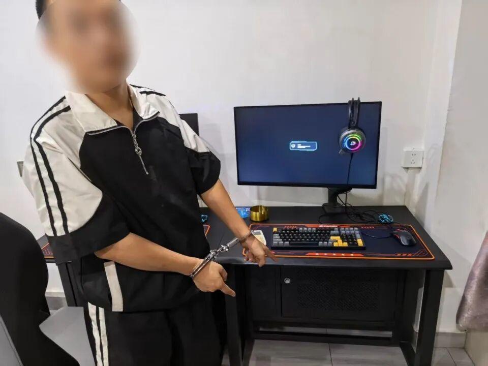 两小伙入住多家电竞酒店专偷贵价显卡民警：涉案金额近8万元有的老板还未察觉(图3)